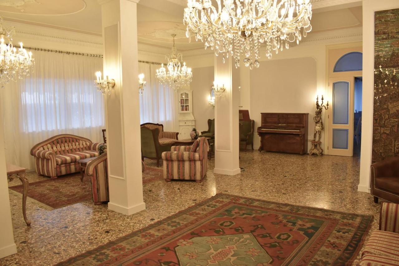 Hotel Edelweiss Лидо-ди-Езоло Экстерьер фото
